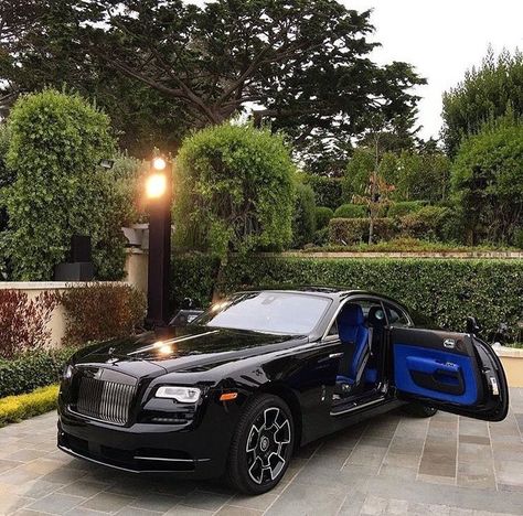 Luxury car #cars #luxury #luxurylife #richlifestyle Prom Cars, Black Rolls Royce, Prom Car, Phantom Car, Most Luxurious Car, Rolls Royce Motor Cars, Top Luxury Cars, Luxurious Cars, Car Decorations