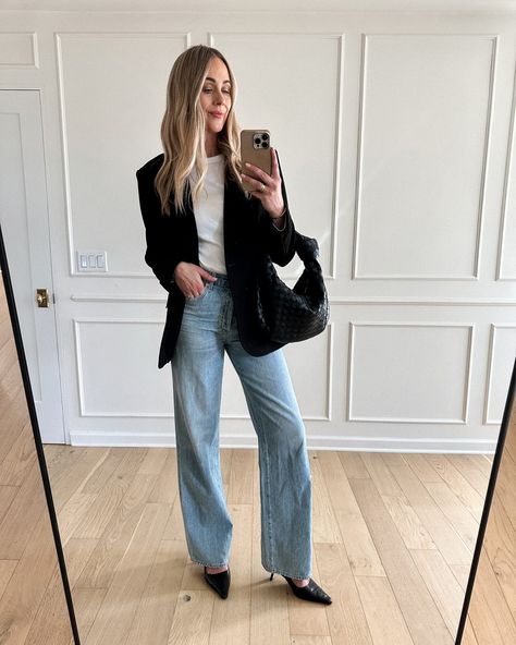 Black Blazer Straight Jeans Outfit, Collarless Blazer Outfits For Women, Blazer And Skirt Outfits, Black Blazer With Jeans, Stylish Jeans Outfit, Black Blazer Style, Black Blazer Outfit, Capsule Wardrobe Pieces, Wide Leg Jeans Outfit