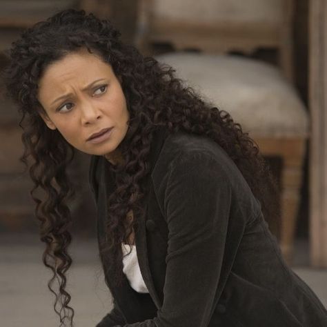 Westworld has got to be some of the best story telling on TV - it's a kind bend. Thandie Newton Westworld, Scene Hair Long, Thandie Newton, Latest Hair Trends, Personal Grooming, Black Actors, Box Braids Styling, Memorial Day Weekend, Chic Hairstyles