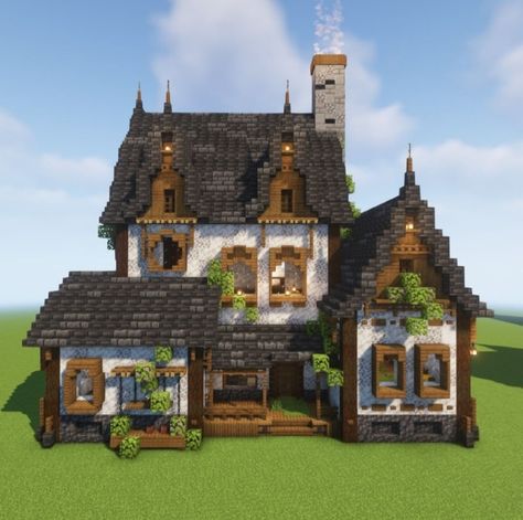 Cool Minecraft Mansions, Mc House For 2, Mob Grinder Minecraft Aesthetic, Cute Minecraft Mansions, Mc Building Ideas House, Dark Cottagecore Minecraft, Minecraft House Exterior Design, Minecraft Dark Cottage, Minecraft Medieval Town House