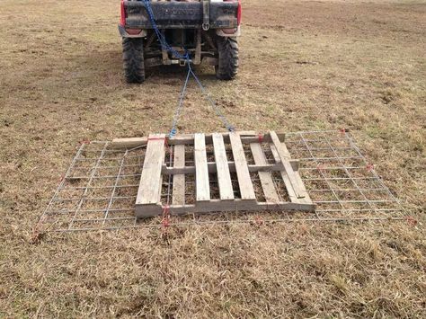 Arena drag thanks for the frugal idea Guy Mclean! Horses House, Arena Drag, Homestead Lifestyle, Pasture Fencing, Horse Farm Ideas, Barn Hacks, Horse Arena, Horse Hoof, Kubota Tractor