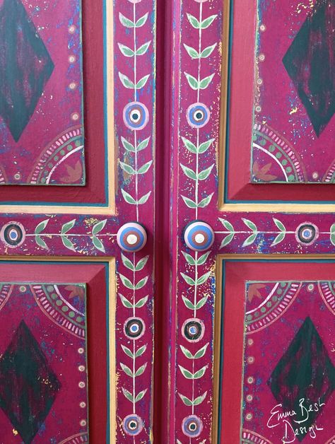 Hand Painted Doors Ideas, Decorative Painted Furniture, Hand Painted Cabinet Ideas, Dutch Painted Furniture, Hand Painted Furniture Bohemian, Swedish Painted Furniture, Folk Painted Furniture, Boho Painted Furniture, Hand Painted Wardrobe