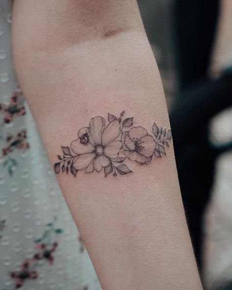 Bunami on Instagram: “Love this so much 🐞 Would you get a Ladybug tattoo? 🖤 . . . #bunamiink #floralillustration #bracelettattoo #wildflowertattoo #ladybug…” Poppy Ladybug Tattoo, Flowers With Ladybugs Tattoo, Flowers And Ladybug Tattoos, Flower Tattoo With Ladybug, Floral Ladybug Tattoo, Ladybug Tattoo Flower, Daisy With Ladybug Tattoo, Ladybug Floral Tattoo, Daisy Ladybug Tattoo