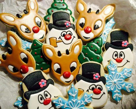 Simpson Christmas, Rudolph Cookies, Reindeer Cakes, Flooding Cookies, Cute Christmas Cookies, Rudolph Christmas, Winter Cookie, Sugar Cookie Designs, Xmas Cookies