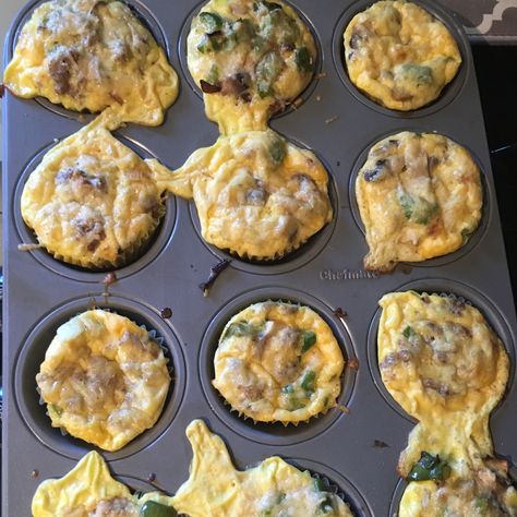 Jimmy Dean Hot Sausage, Sausage Spinach Quiche, Jimmy Dean Breakfast Casserole, Jimmy Dean Sausage Recipes, Easy Sausage Gravy, Breakfast Casserole With Bread, Egg Muffins Healthy, Mini Quiche Recipes, Funky Food