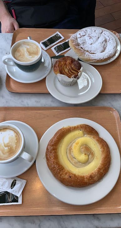 this custard pastry was delicious!!! cafe con leche latte coffee pastry breakfast date barcelona spain espanol brunch travel cute boyfriend couple couples valentines love goals insta aesthetic cool Breakfast Date Aesthetic, Couple Breakfast, Custard Pastry, Pastry Breakfast, Coffee Pastry, Breakfast Date, Cute Boyfriend, Insta Aesthetic, Aesthetic Cool