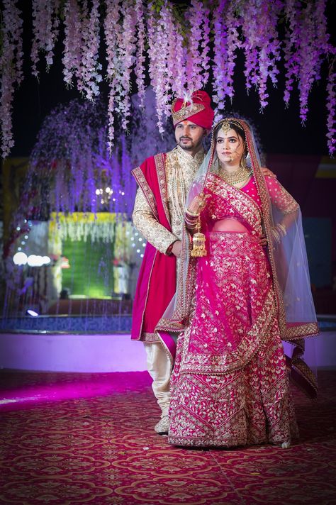 Jaymala Photo, Dulhan Couples Photography, Dulha Dulhan Couples Photography, Coupal Pose, Dulhan Closeup, Bridal Shoot Poses, Couple Wedding Pose, New Dulhan Pose, Wedding Couple Pose