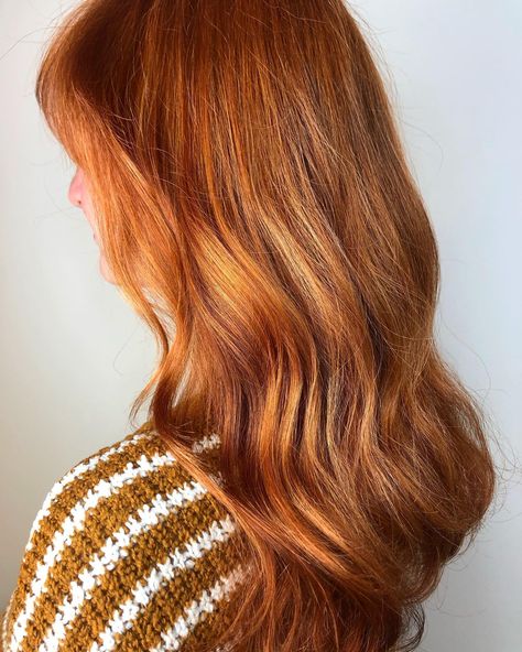 We are living for this strawberry blonde red Aveda color with golden highlights, the perfect transition hair trend from summer to fall. Styled by Aveda Artist @kristinaroseegan. Click for more on products to protect your color-treated hair. #avedared #babylights #texturedhaircut #beachwaves #summerhair #redhair #redhead #longhairstyles Subtle Copper Highlights, Copper Red Hair Color, Shampoo For Color Treated Hair, Chelsea Houska Hair, Aveda Hair Color, Fall Hair Colors For Blondes, Hair Colors For Blondes, Copper Blonde Hair, Blonde Wedding Hair