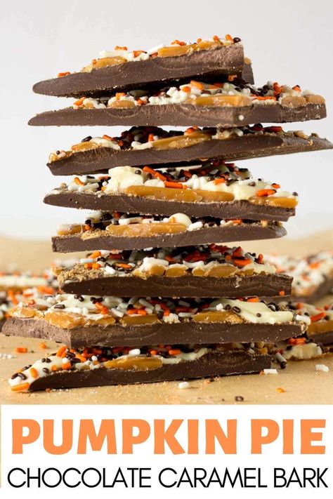 Chocolate Caramel Bark, Halloween Chocolate Treats, Caramel Bark, Pumpkin Pie Chocolate, Pumpkin Dessert Recipes, Thanksgiving Chocolates, Pie Chocolate, Caramel Apples Recipe, Chocolate Bark Recipe