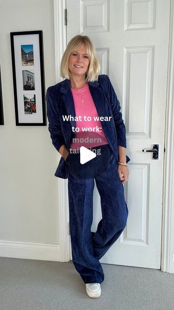 Claire Lopez on Instagram: "Question 🙋‍♀️ What to wear to work…

Answer: A suit … but not necessarily as you know it!!

This is a slouchier, less formal and softer version of the traditional suit and that’s why it works so well for today’s more relaxed office dress codes. 

I’ve been asked a lot about workwear capsules and if this isn’t a great foundation for your capsule then I don’t know what is!!

Take one suit…
👔dress it down with a tee and trainers
👔 dress is up with a shirt and heels 
👔 go smart casual with a knit with or without the jacket
👔 wear for the evening with a cami and metallics 
👔 mix & match with different jackets or jeans 

And here you have your answer to a whole host of workwear outfits and more 🙌🙌🙌 

Suit/pink & white knits @whitecoco.insta Ad/pr
Tee @uniqloe Dress Trainers Outfit, Claire Lopez Style, Workwear Outfits, What To Wear To Work, Workwear Capsule, Office Dress Code, Traditional Suit, Office Dress, Suit Dress