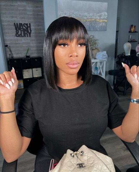 Black Bob With Bangs, Chinese Bob Hairstyles, Bob With Fringe Bangs, Quick Weave Bob, Bob Weave, Short Bobs With Bangs, Straight Bob Wig, Bob Wig With Bangs, Bob Hairstyles With Bangs