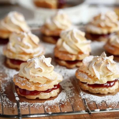 Vienesse Biscuits, Mary Berry Viennese Whirls, Viennese Biscuits, Viennese Whirls, Baked Cauliflower, Chocolate Marshmallows, Ramadan Recipes, British Food, Dessert Appetizers