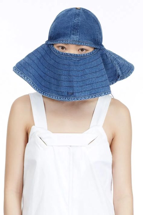 WORST FASHION: The Sunblock Hat How To Wear Pearls, Bad Fashion, Funny Hats, Bucket Hats, Opening Ceremony, Moda Fashion, Being Ugly, Just In Case, Bucket Hat