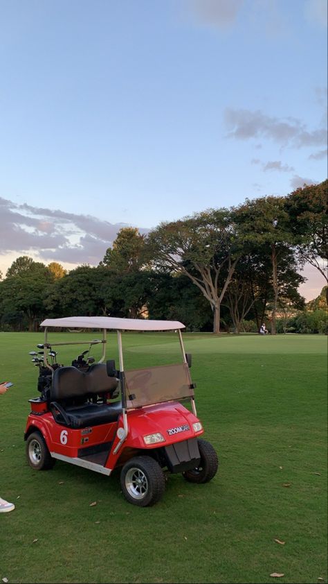 Golf Mom Aesthetic, Golf Aesthetics, Golf Aesthetic, Sportswear Chic, Suburban Mom, Golf Pictures, Golf Inspiration, Golf Trip, Golf Attire