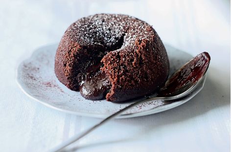 This simple chocolate fondant recipe with a melting molten middle is the perfect pudding for impressing at a dinner party. Such an easy chocolate recipe! Mug Chocolate Cake, Fondant Tips, Chocolate Fondant Cake, Chocolate Recipes Easy, Dinner Party Desserts, Fondant Recipe, Decadent Chocolate Cake, Chocolate Mug Cakes, Chocolate Mugs