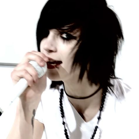 Andy Black Knives And Pens, Andy Biersack Knives And Pens, Knives And Pens Bvb, Andy Biersack 2009, Andy Biersack 2024, Andy Biersack Pfp, Andy Sixx Emo, Andy Biersack Emo, Andy Biersack Hair