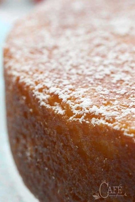 French Grandmother's Lemon Yogurt Cake - thecafesucrefarine.com Lemon Yogurt Cake, Sommer Mad, Lemon Yogurt, Torte Cupcake, Yogurt Cake, Lemon Desserts, Lemon Recipes, Top Cars, Food Cakes