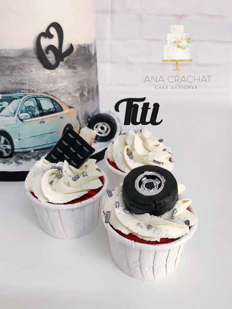 Car Cupcakes For Men, Car Cupcakes, Bmw Cake, Disney Cars Theme, Deco Cupcake, Cars Theme Cake, Cars Cupcakes, Cupcakes For Men, Theme Cupcakes