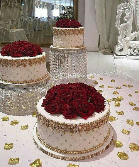 Nikah Cake, Moroccan Bride, Wedding Gifts Packaging, Creative Cake Decorating, Chocolate Wedding Cake, Wedding Design Decoration, Moroccan Wedding, Simple Birthday Cake, Engagement Cakes