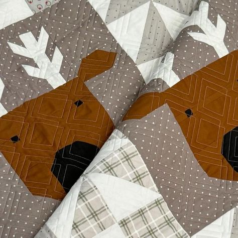 Woods Edge Quilting on Instagram: "Reindeers are better than people. 🎶😉 @ibbyslagter knocked it out of the park with this Reindeer Xing quilt! She even threw in Rudolph. ❤️ She chose Diagonal Plaid for the pantograph, and it’s just perfection. And now I need to watch Frozen again…
#reindeerxingquilt #lellaboutique #christmasquilt #diagonalplaidpanto #urbanelementz #glidethread #apqsmillie #minnesotalongarmquilter #edgetoedgequilting" Reindeer Quilt, Christmas Quilt, Quilt Block, Quilt Blocks, The Park, Knock Knock, And Now, Reindeer, Quilting