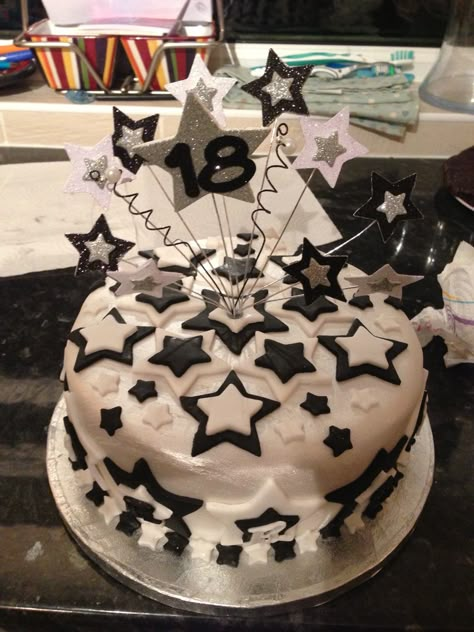 Black Cake With Stars, Grunge Birthday Cake, Black And Silver Cake, Birthday Cake Stars, Boys 18th Birthday Cake, Bolo Taylor Swift, Birthday Cake Black, 14th Birthday Cakes, 17 Birthday Cake