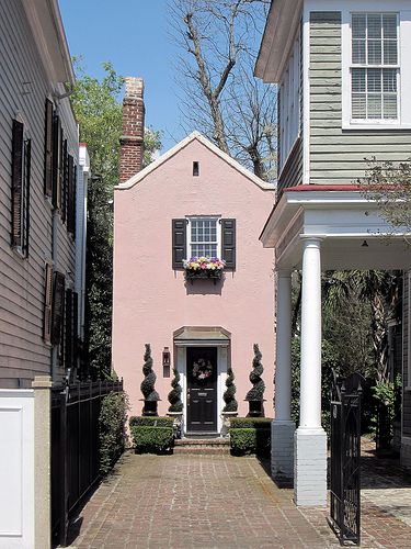 A converted carriage house, Tradd Street, Charleston, SC | Flickr Pinky Girl, Home Restoration, House Restoration, Charleston Homes, Interesting Architecture, Pink Cottage, Picnic Ideas, Pink Stuff, Pink House