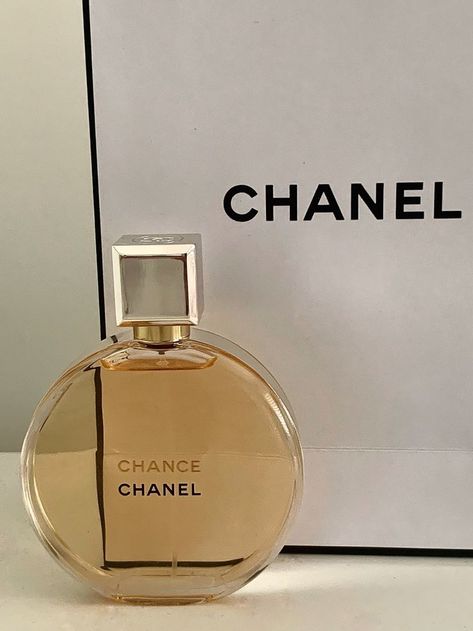 Chanel Perfume Bottle, Chanel Chance, Light Academia Aesthetic, Perfume Organization, Perfume Collection Fragrance, Chanel Perfume, Chanel Chanel, Womens Wedding Dresses, Perfume Scents