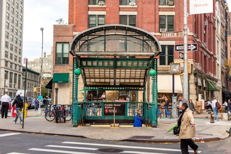 Subway Station Entrance, Nyc Subway Art, Mta Subway, Nyc Neighborhoods, New York Architecture, Subway Station, Subway Train, Nyc Subway, Subway Art