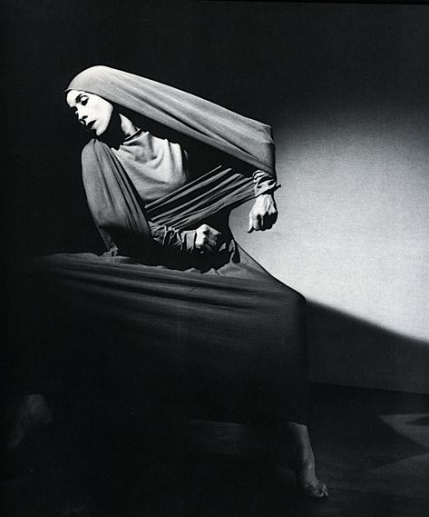 Martha Graham, Le Cri, Dance Forever, Josef Albers, Dance Movement, Dance Theater, American Modern, Dance Company, Dance Photos