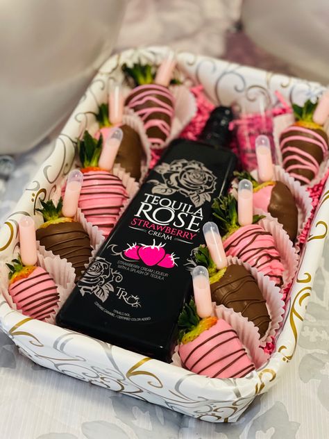 Infused Chocolate Covered Strawberries, Packages Ideas, Valentines Dessert, Infused Treats, Infused Chocolate, Strawberry Ideas, Tequila Rose, Strawberry Box, Creative Gift Baskets