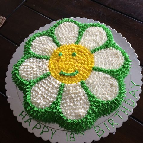 Daisy cake Daisy Shaped Cake, Daisy Cake, Daisy Cakes, Preppy Party, Shaped Cake, Flower Party, Cake Decor, Cake Decorating, Dancing