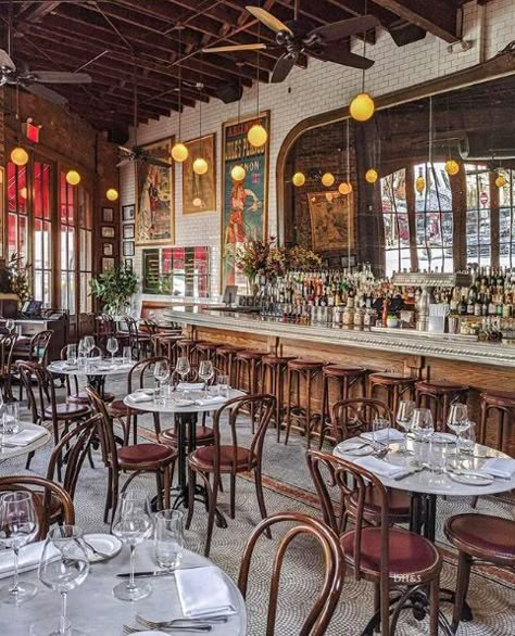 French Style Restaurant, Lounge Plan, Ideation Room, French Quarter Restaurants, Bistro Interior, Bistro Decor, French Vibes, Pretty City, Bistro Kitchen