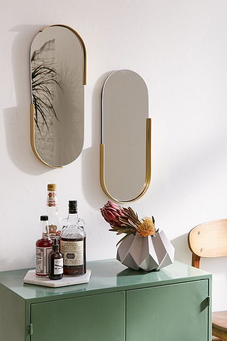 Pill Mirror Set Pill Mirror, Scandinavian Mirror, Rustic Style Decor, Mirror Bedroom, Rustic Chic Decor, Flower Mirror, Living Room Color Schemes, Room Color Schemes, Scandinavian Interior Design