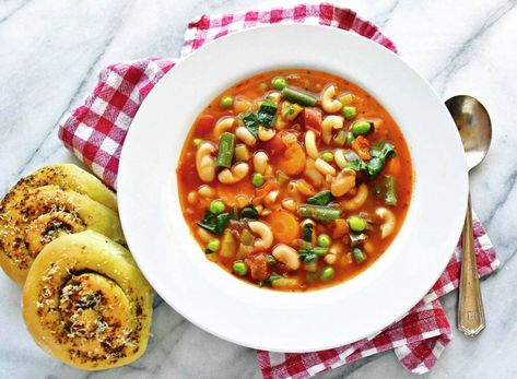 Summer Minestrone, Hearty Vegetable Soup, White Kidney Beans, Summer Meals, Minestrone Soup, Minestrone, Vegetable Soup, Fresh Vegetables, Farm Fresh