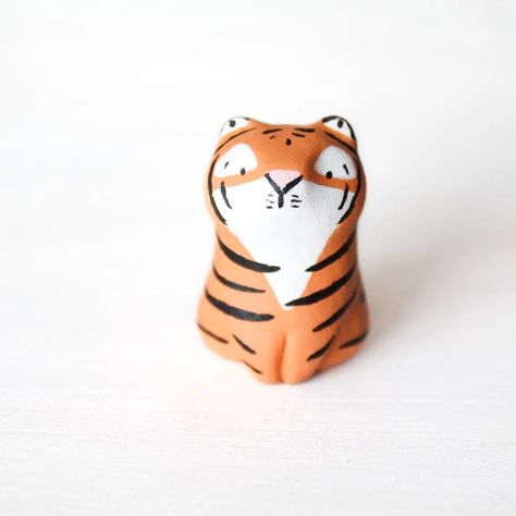 Tiger Diy Crafts, Clay Mini Figures, Tiger Pottery, Mini Clay Sculptures, Clay Tiger, Tiger Ornament, Tiger Ceramic, Clay Trinkets, Holiday Pottery