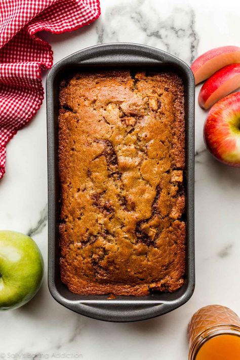 Apple Breads, Cinnamon Loaf Recipe, Apple Cinnamon Bread Recipe, Apple Cinnamon Loaf, Blueberry Muffin Bread, Muffin Recipes Cinnamon, Fall Sweets, Cinnamon Loaf, Cinnamon Bread Recipe