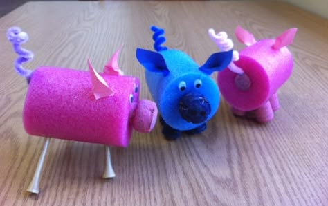 3 Little Pool Noodle Pigs                                                                                                                                                                                 More Pool Noodle Animals, Noodle Crafts, Noodle Art, Brick Crafts, Pool Noodle Crafts, Library Crafts, Farm Craft, Pig Crafts, Pool Noodle