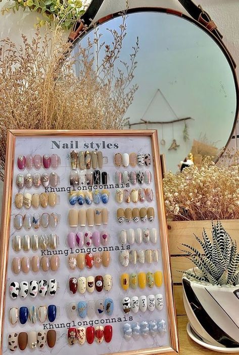 Press on nails#Nail #nailcolor #nailpolish Nails Display Ideas, Nail Salon Display, Nail Design Display, Nail Swatches Display Ideas, Nail Display Ideas, Nails Room Ideas Home, Nail Art Display Ideas, Nails Salon Decoration, Estudio Nails