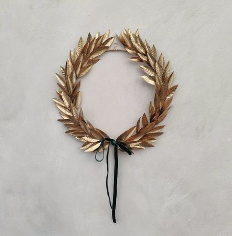 DEBBIEFAIRBRASS - Etsy Sweden Gold Laurel Wreath, Art Door, Traditional Wreath, Metal Embossing, Gold Wreath, Diy Ornaments, Copper Art, Xmas Wreaths, Leaf Wreath