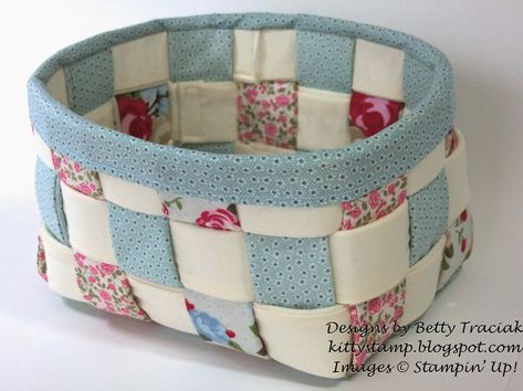 Woven Fabric Basket, Fabric Basket Tutorial, Fabric Bowls, Fabric Basket, Fabric Boxes, Organize Fabric, Sewing Items, Fabric Baskets, Sewing Gifts