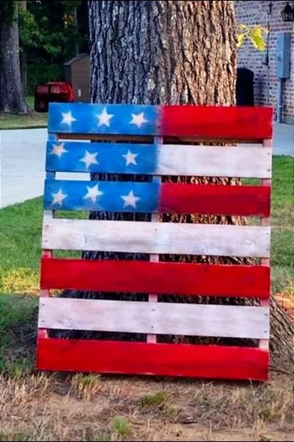 12 DIY Memorial Day Decor Ideas That Will Make You Feel Creative 4th Of July Party Ideas Decorations, American Party Ideas, Juneteenth Decorations, American Party Decorations, Fourth Of July Party Ideas, 4th Of July Party Decorations, 4th Of July Party Ideas, Neighborhood Block Party, Memorial Day Decor