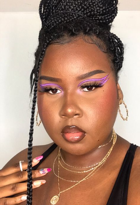 Afro Punk Makeup, Bold Makeup Looks Black Women, Pink Eyeshadow Looks Black Women, Eyeshadow Looks Black Women, Sternum Tattoo Women, Pink Eyeshadow Looks, Pink Eyeshadow Look, Cute Eyeshadow Looks, Punk Makeup