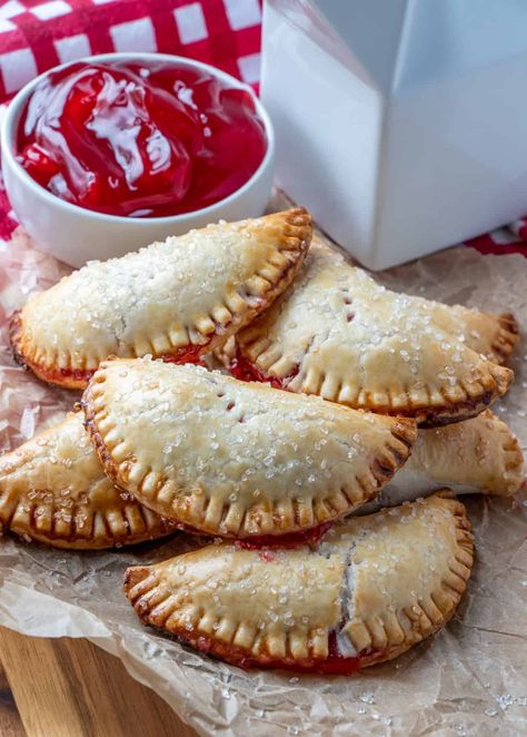 Cherry Hand Pies Recipes, Fruit Hand Pies, Cherry Hand Pies, Pecan Sticky Buns, Hand Pie Recipes, Kinds Of Pie, Fried Pies, Hand Pie, Canned Cherries