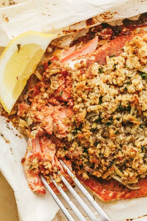 Pecan Coconut Crusted Salmon (Keto, Low Carb) - Stem and Spoon Salmon Keto, Pecan Crusted Salmon, Crusted Salmon Recipes, Crusted Salmon, Salmon Dinner, Crunchy Pecans, Salmon Dishes, Fish Dinner, Fresh Chives