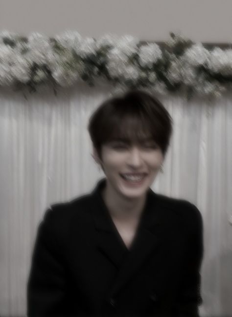 Lee Know Blurry Pics, Blurry Pics, Stary Kids, Solo Photo, Cat Owner, Lee Minho, Without Makeup, Lee Know, Boyfriend Material