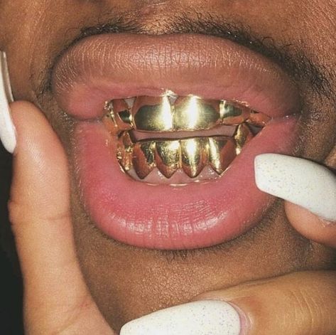 Pinterest | ashleynxoxo✨ Gold Slugs, Tooth Outline, Slay Baddie, Green Teeth, Teeth Aesthetic, Grillz Teeth, Diamond Grillz, Gold Grill, Outfits Challenge