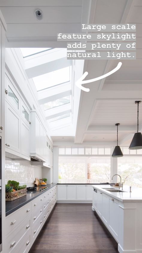 Skylight at the back kitchen Skylight Design, Skylight Kitchen, Kitchen Redesign, Kitchen Ceiling, Kitchen Extension, Kitchen Room Design, Kitchen Inspiration Design, Kitchen Redo, Open Plan Kitchen