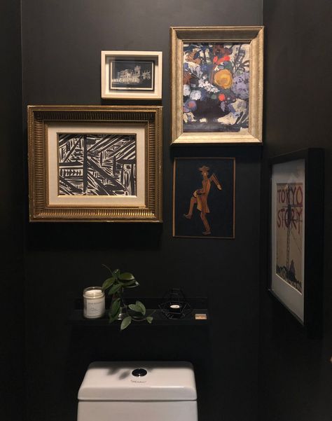 Black Powder Room, Tiny Powder Rooms, Tiny Powder Room, Moody Boho, Bathroom Aesthetics, Black Rooms, Powder Room Makeover, Powder Room Decor, Aesthetic Bathroom