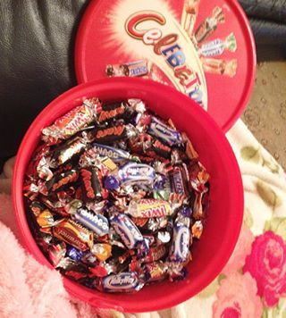 Getting one of the good chocolates from a tub of Celebrations before they’re all gone. | 18 Satisfying Food Moments That Are Just Too Good For British People Celebrations Chocolate Tub, Celebrations Chocolate, British Core, Nostalgia Christmas, Childhood Christmas, Xmas Vibes, Celebration Chocolate, British Christmas, Christmas Nostalgia