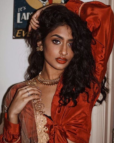 Hamel Patel Simple Sari, Hamel Patel, Fashion Souls, Brown Girls Makeup, Wise Girl, Desi Models, Royalty Aesthetic, Arabian Beauty Women, Teen Girl Dresses